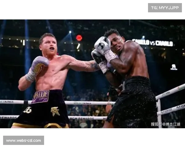 阿瓦雷兹与克劳福德对决在即，前拳王布鲁克预测体格优势定胜负